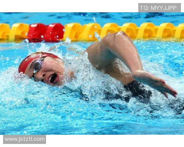 自由泳技巧解析与提升：从基本动作到高效游泳的全方位指导